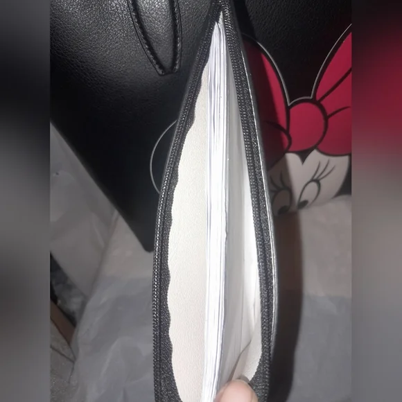 New Kate Spade Disney Reversible Minnie Mouse Tote/Detachable Wristlet NWT - Picture 6 of 12